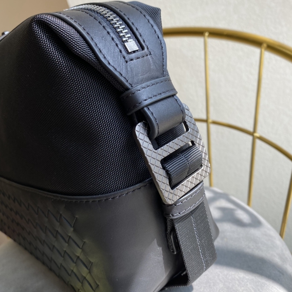 ボッテガヴェネタバッグ角部分ディテール